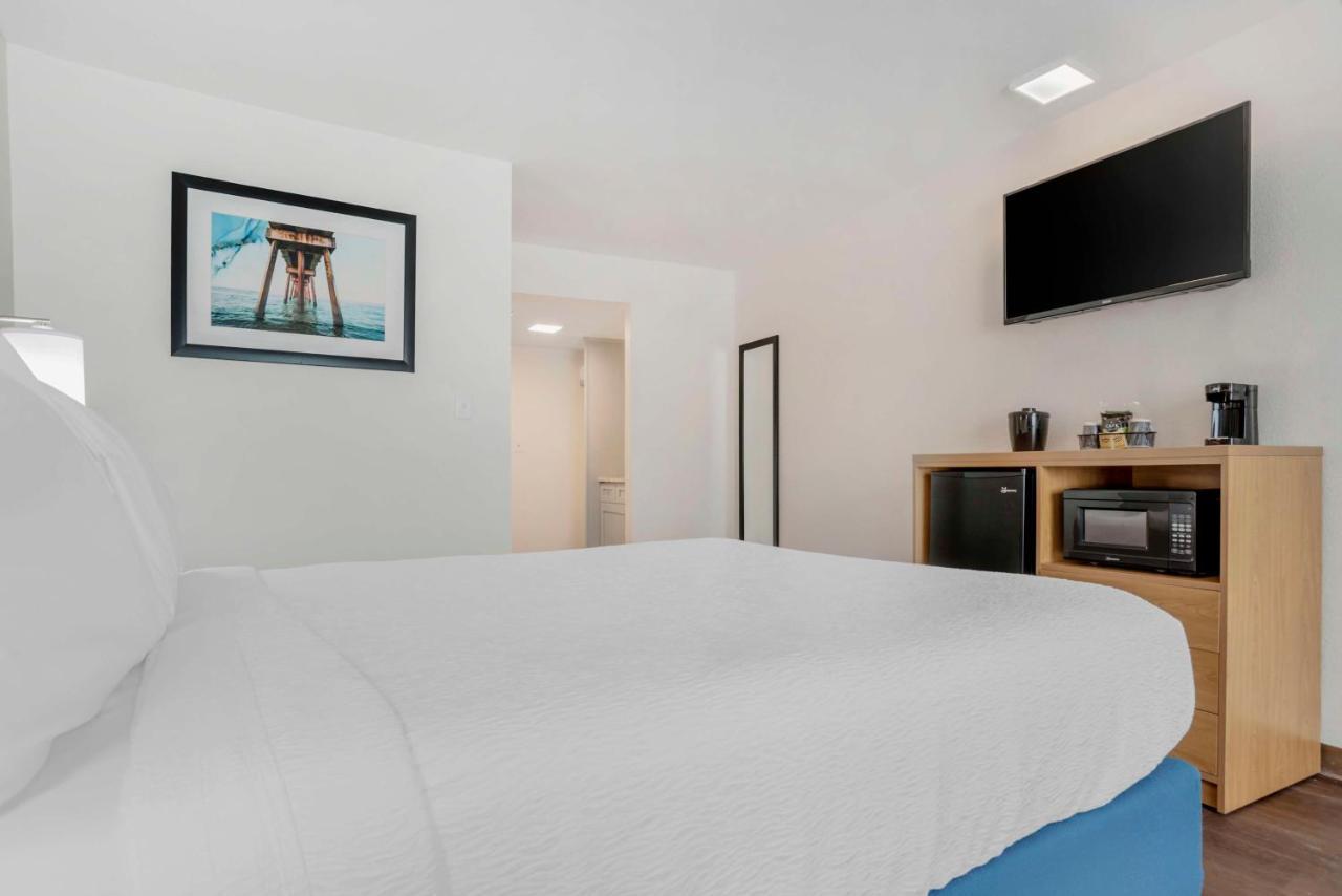 Chateau Beachfront Hotel, A By The Sea Resort Panama City Beach Exterior photo