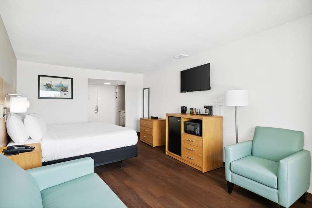 Chateau Beachfront Hotel, A By The Sea Resort Panama City Beach Room photo