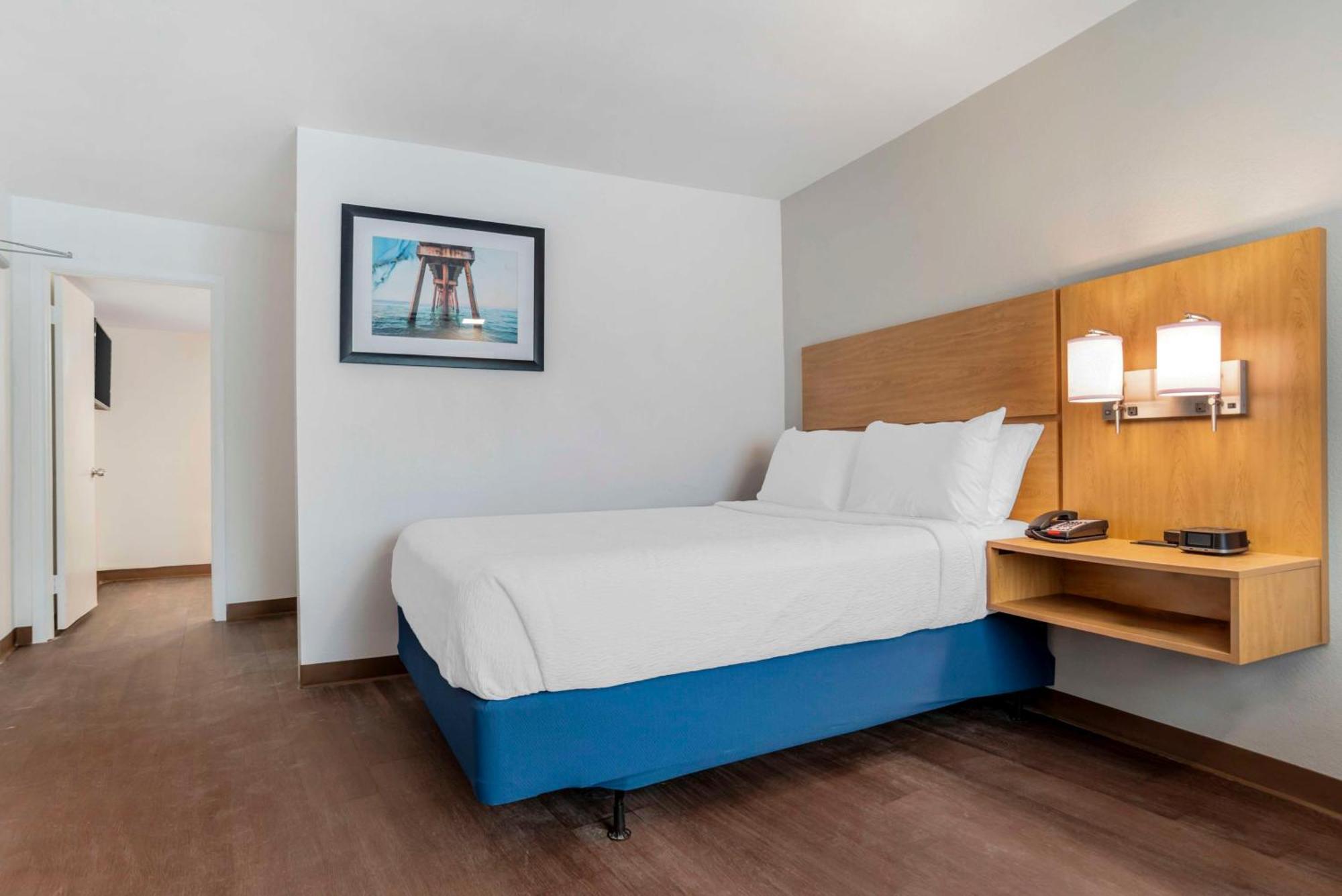 Chateau Beachfront Hotel, A By The Sea Resort Panama City Beach Exterior photo